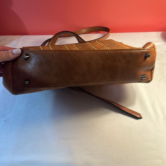 NICOLE LEE USA SLOANE LASER CUT HANDBAG - CAMEL - Picture 10 of 10